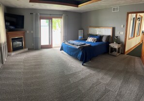 3 bedrooms, desk, free WiFi, bed sheets