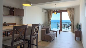 Memory foam-senger, safe på rommet og individuelt dekorert