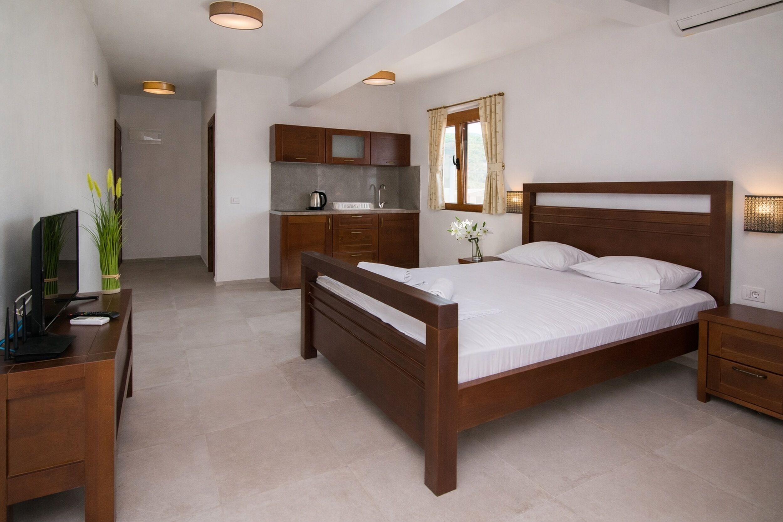 Memory foam beds, in-room safe, individually decorated