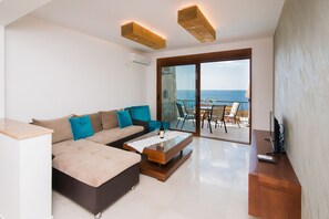 Memory-foam beds, in-room safe, individually decorated