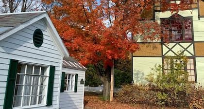 Comfy Cottage in Historic East Poultney