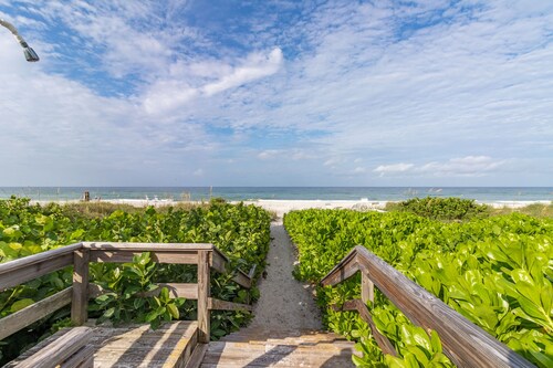 Oceanfront Bliss–Longboat Key Beach 106 by RVA