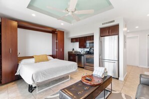 Iron/ironing board, free WiFi, bed sheets