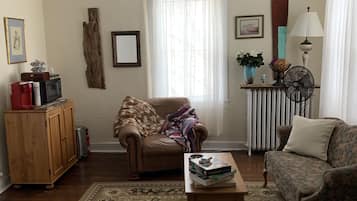 Books, stereo