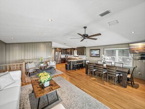 Smart TV, DVD player, stereo - Beachfront Luxury Retreat with Private Pool (Treasure Island)