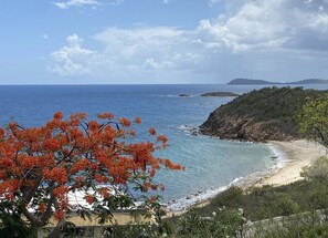 Beach nearby, sun loungers, beach towels
