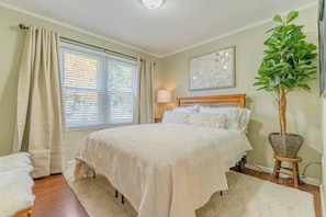 3 bedrooms, iron/ironing board, travel crib, free WiFi - Kimball Cottage (Richland)