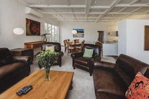 TV - Charming Historic House in New Plymouth (New Plymouth)
