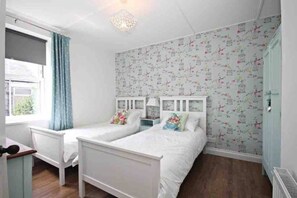 Casa de campo, varias camas | 2 habitaciones, tabla de planchar con plancha y wifi gratis