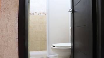 Shower, soap, shampoo, toilet paper