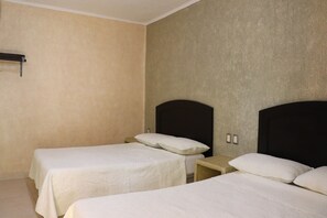 Standard Triple Room -  Hotel Restaurante Pie de la Cuesta (Acapulco)