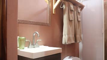 Bungalow Junior | Salle de bain | Douche, douche à « effet pluie »