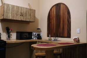 Superior-Bungalow | Eigene Kochnische | Mikrowelle, Mixer, Kochgeschirr/Geschirr/Besteck