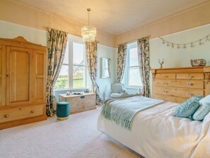 3 bedrooms, free WiFi, bed sheets - 3 bedroom accommodation in Hellifield, near Skipton (Hellifield, near Skipton)