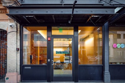 Peaceful 1 Bed Travel Apartment with High Speed WiFi