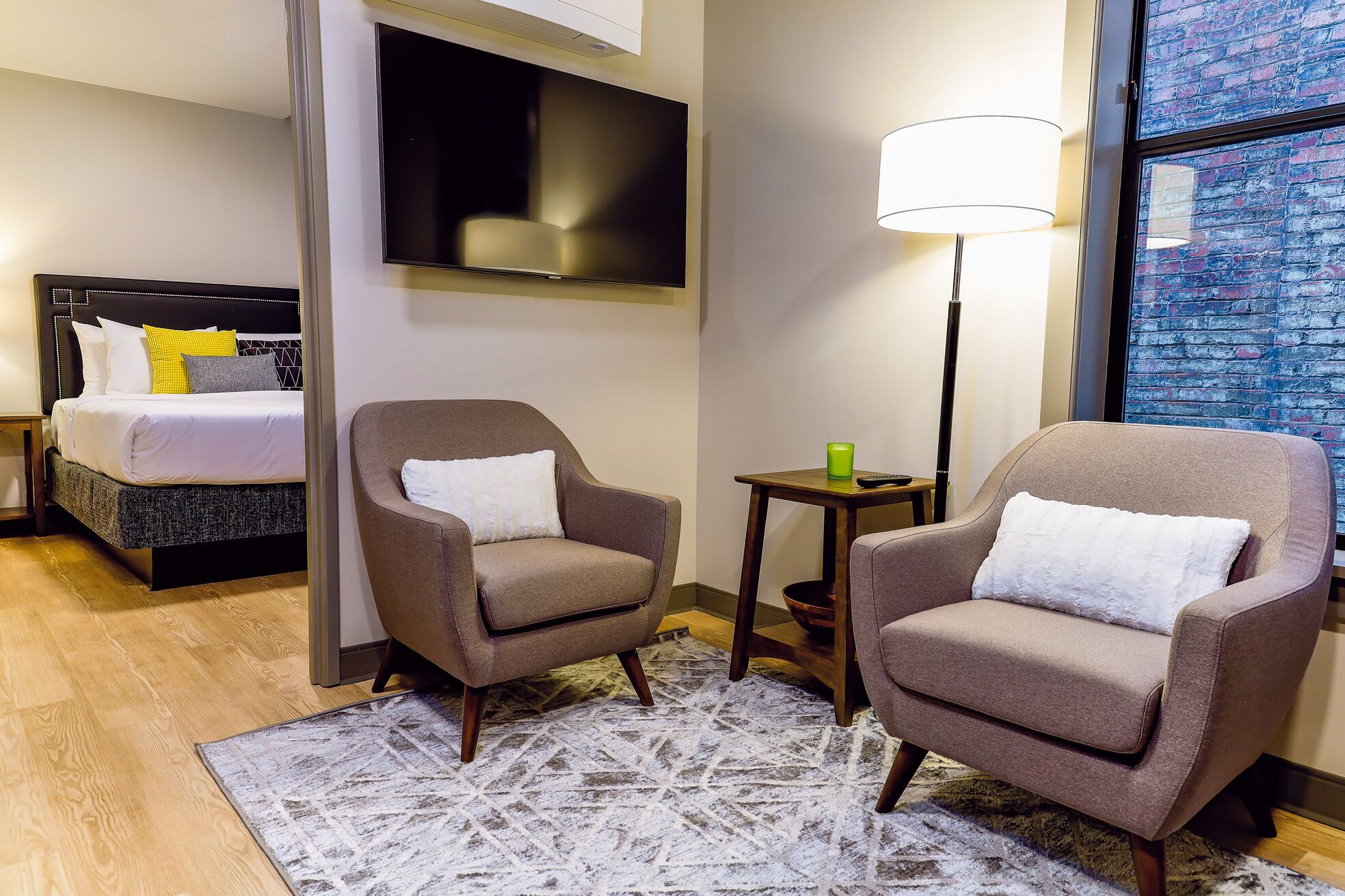 1 slaapkamer, een strijkplank/strijkijzer, gratis wifi, beddengoed