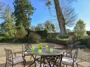 Unclassified image, 5 of 23, button