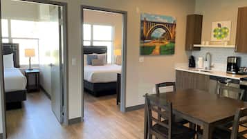 2 bedrooms, iron/ironing board, free WiFi, bed sheets