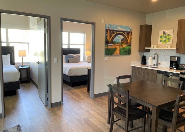 2 soverom, strykejern/-brett, wi-fi (inkludert) og senget�øy