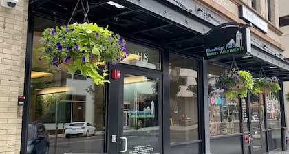 Stunning 2 Bed Travel Apartment in the Heart of Spokane's Restaurant Scene