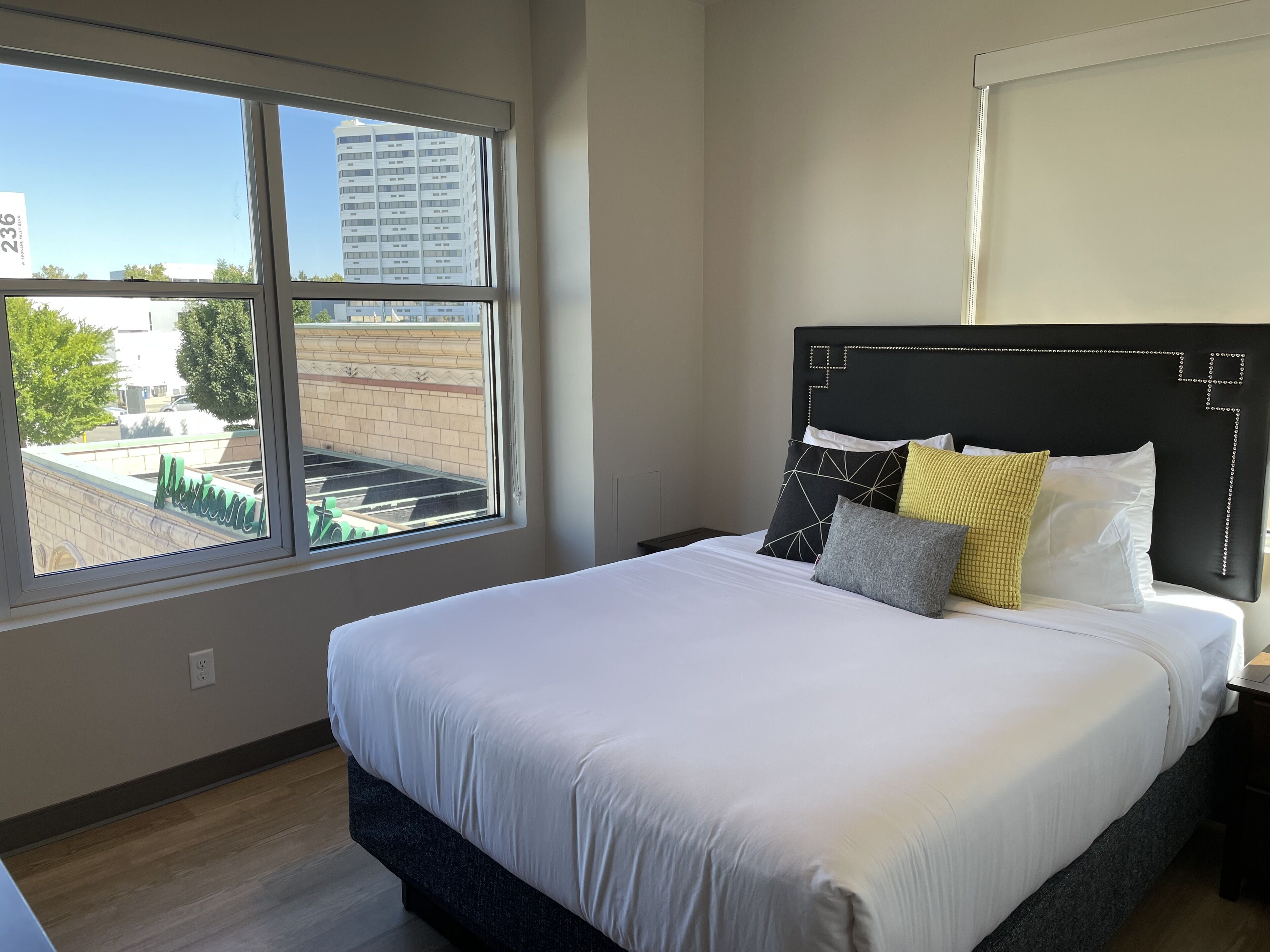 2 habitaciones, tabla de planchar con plancha y wifi gratis 
