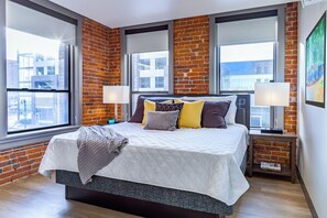 2 chambres, fer et planche à repasser, Wi-Fi gratuit, draps fournis