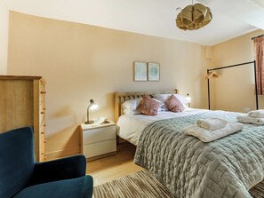 3 bedrooms, free WiFi, bed sheets