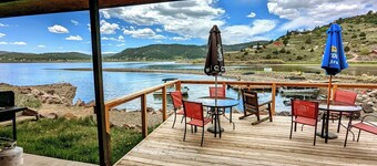 FISHERMANS PARADISE, LAKEFRONT LODGING