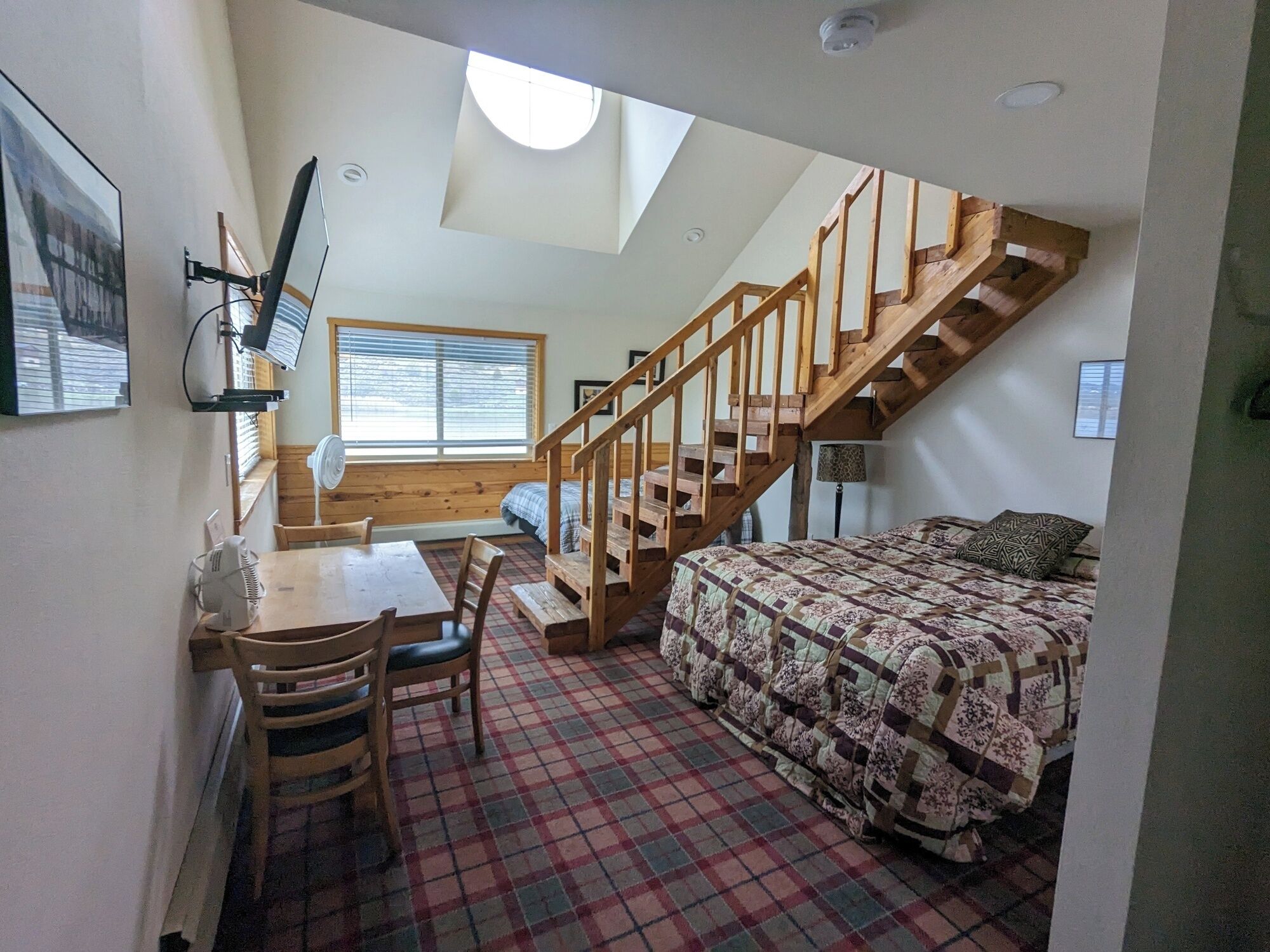 10 bedrooms, desk, free WiFi, bed sheets