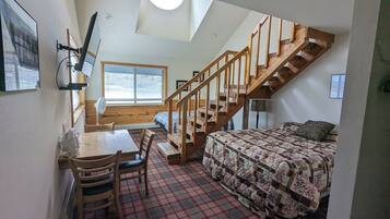 10 bedrooms, desk, free WiFi, bed sheets