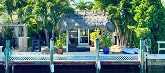 BEST! 2BR/2BA /w Private Pool. 37.5" Dockage/Voted BEST Backyard in KCB 11th ST.