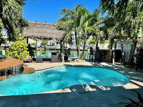SC1-Southern Comfort One at 310 11th St. In KCB. Private Pool & BEST Backyard. 