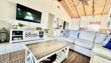 Una Smart TV, libros