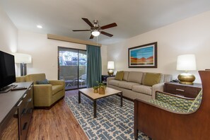 TV, DVD player - Close to Golf Course|Southwest Villa in Scottsdale (Scottsdale)