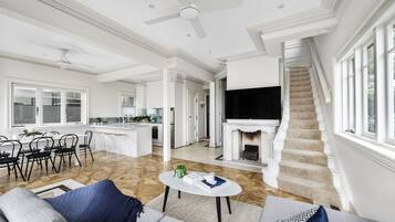 TV, fireplace