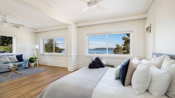 4 habitaciones, tabla de planchar con plancha, wifi y ropa de cama