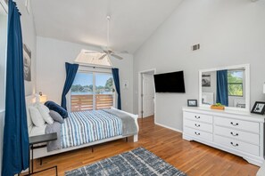 5 bedrooms, desk, iron/ironing board, travel crib - Amazing Waterfront Manor-Heated Pool/Spa-Private Beach-Boat Slips-Sleeps 35 (Fort Walton Beach)