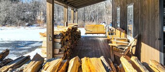 STOWE HOLLOW FARMHOUSE 5 BEDROOM / FIREPLACE minutes to Stowe village & mountain