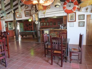 Bar (in der Unterkunft)