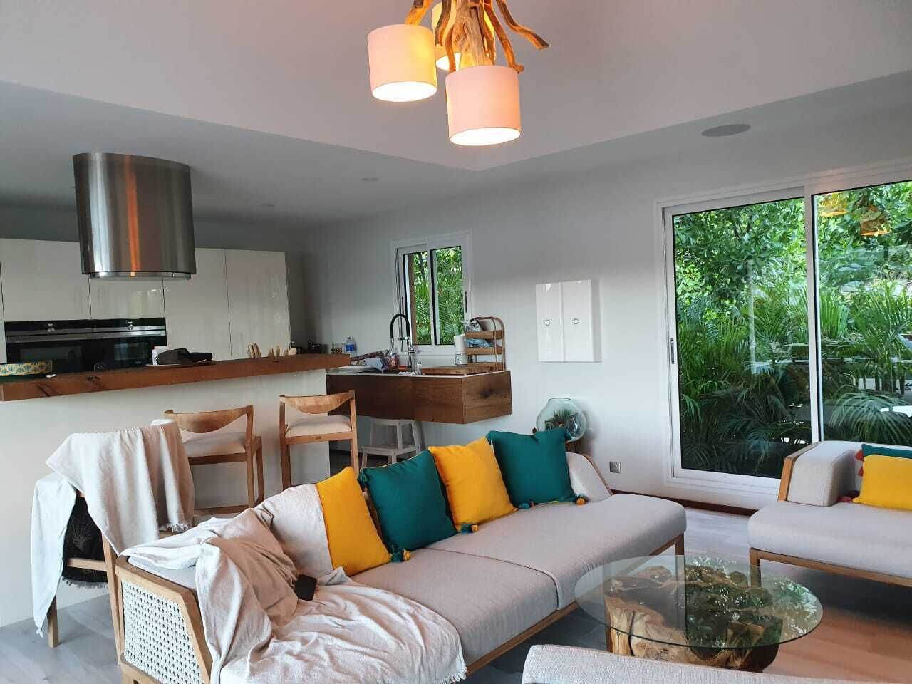 Télévision, médiathèque, chaîne hi-fi