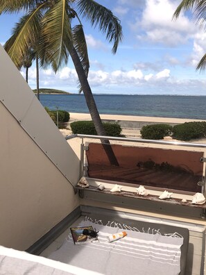 Property grounds - Cozy Beachfront Condo - Nettle Bay Beach Club (Nettle Bay)