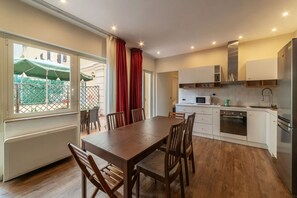 Four, plaque de cuisson