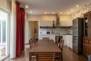 Oven, stovetop