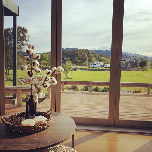 Modern home with mountain views,  spa pool & space galore!