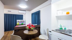 1 bedroom, desk, blackout drapes, soundproofing
