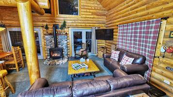 Een smart-tv, een open haard, videogames en een dvd-speler