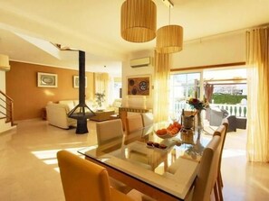 Dining - Villa Girassol by Stay ici | Algarve Holiday Rental (Albufeira)