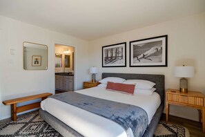 4 bedrooms, iron/ironing board, travel crib, free WiFi