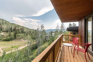 Property grounds - Storm Meadows Townhome 29 | Ski In Ski Out | Pool & Hot Tub | Pet Friendly (Steamboat Springs)