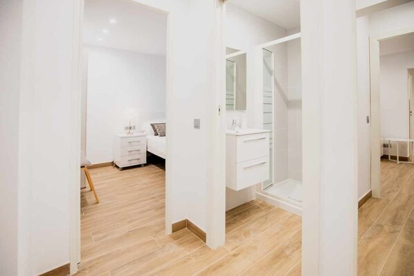 2 bedrooms, desk, iron/ironing board, travel cot